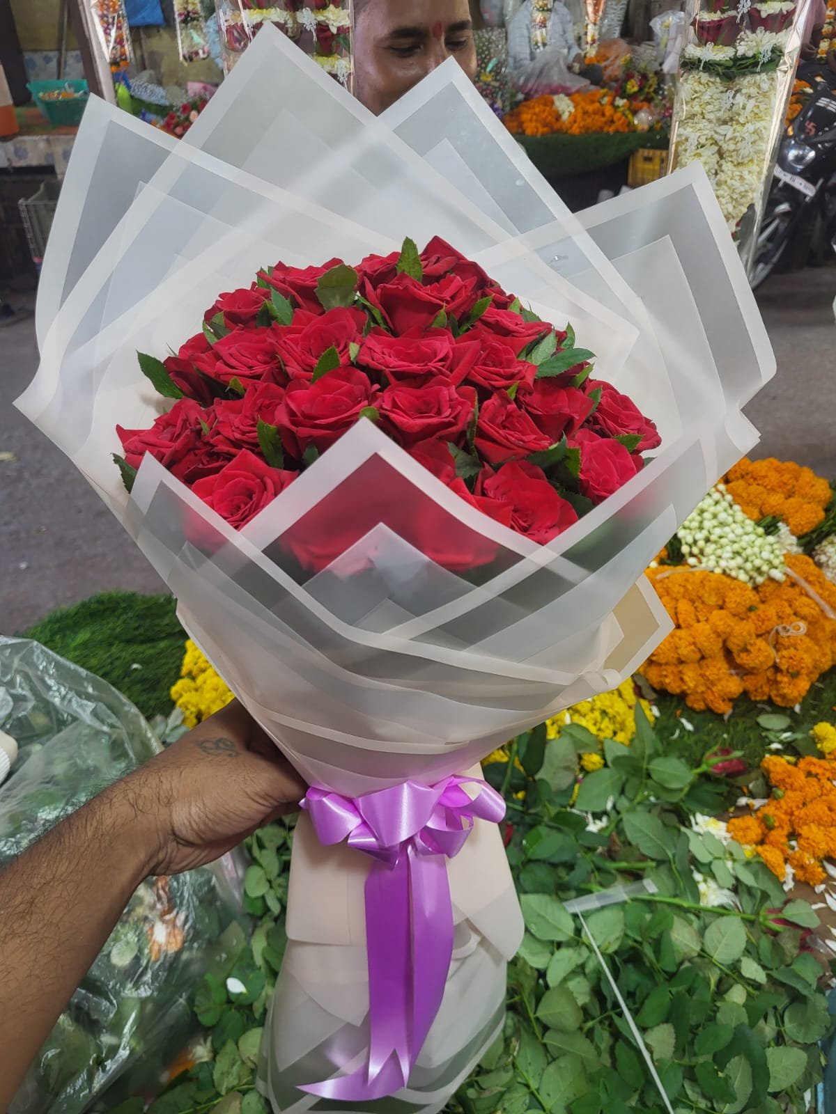 Crimson Romance Red Rose Bouquet - Image 2