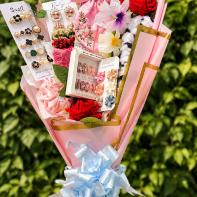 Pink Beauty & Accessories Gift Bouquet – Elegant Girls Gift Hamper