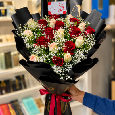 Red & Pink Rose Happy Anniversary Bouquet