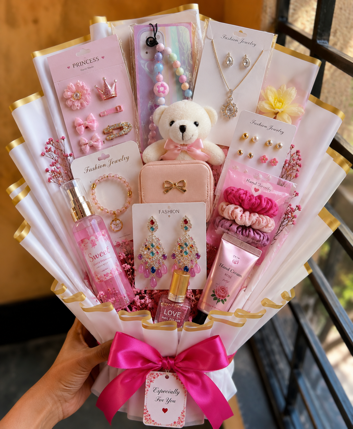Premium Fashion Jewellery & Beauty Gift Bouquet – 15+ Items | Luxury Gift for Her