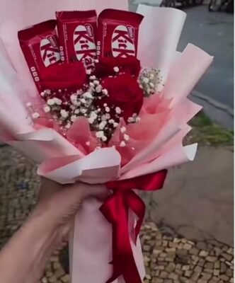 KitKat Red Rose Chocolate Bouquet