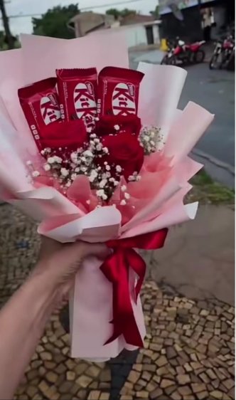 KitKat Red Rose Chocolate Bouquet